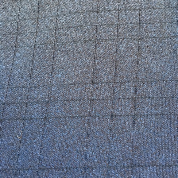 Van Heusen.  Gray Long Sleeve Collared Shirt.  XL - Picture 5 of 11